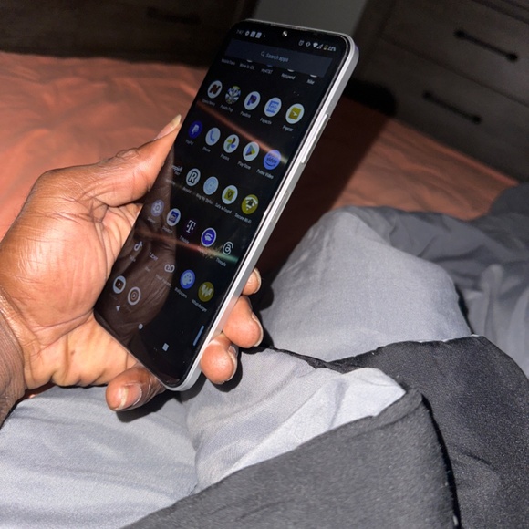 Celero 5g phone - Picture 4 of 4